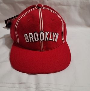 NWT Brooklyn Royal Giants Negro League Baseball museum fitted size 7 1/8 Red